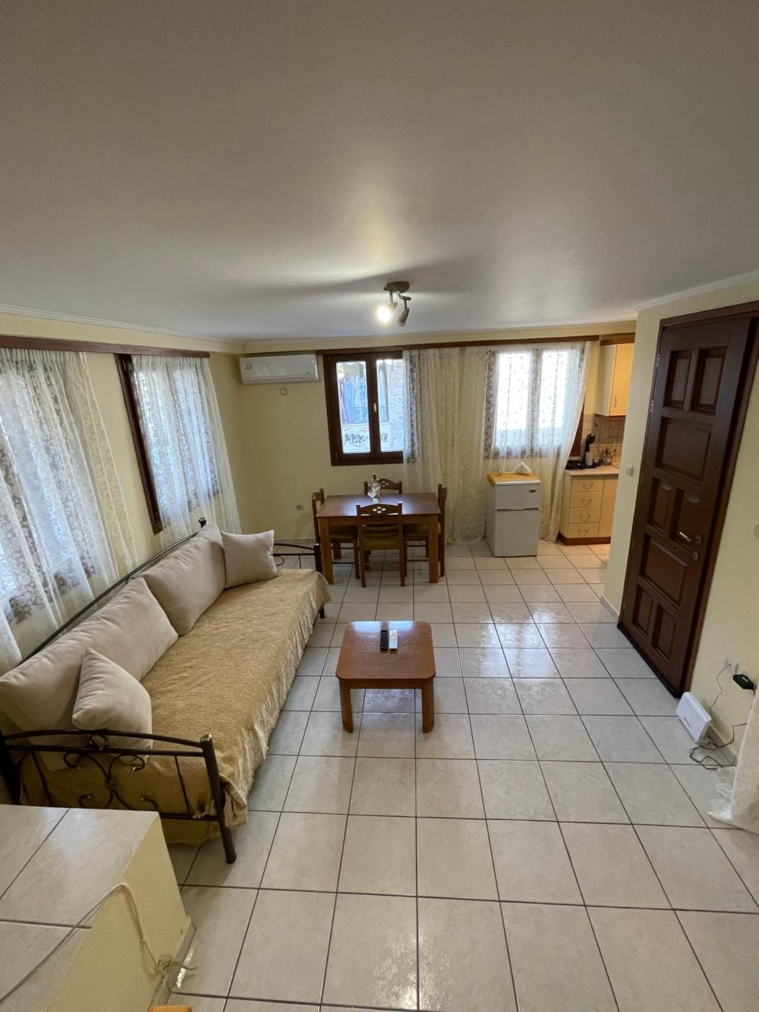 Ferienwohnung Οι Φωλίτσες Nafpaktos Exterior foto